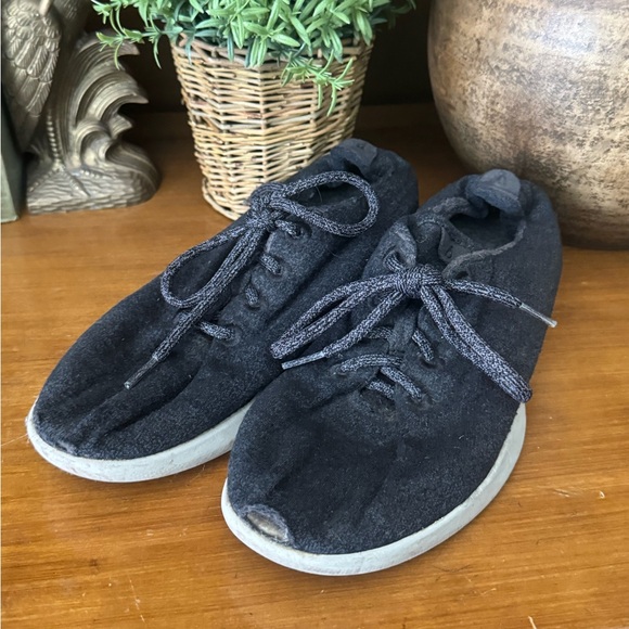 Allbirds Black Sneakers - Picture 2 of 8